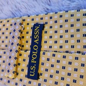 U.S. Polo Assn. Yellow and Black Patterned Tie